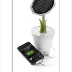 Solar Cell Phone Charger Sunflower Design NIB